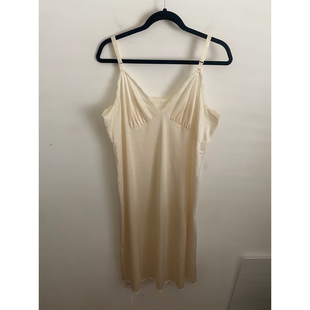 Vintage Shadowline Ivory Lace Trim Full Slip Dress USA Made Cream Size 42MS